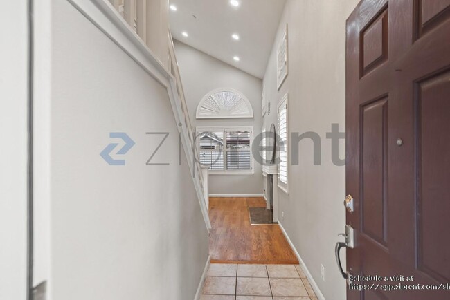 Building Photo - 6344 Holly Gillingham Ln