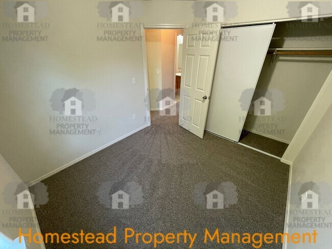 Building Photo - 599