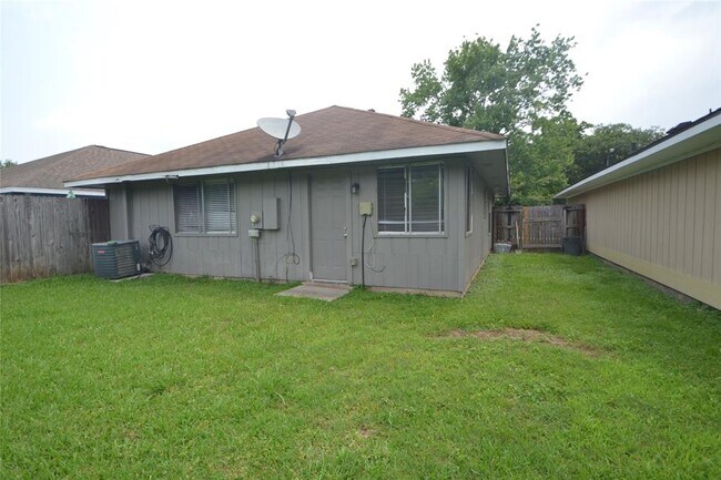 Building Photo - 23251 Tree House Ln