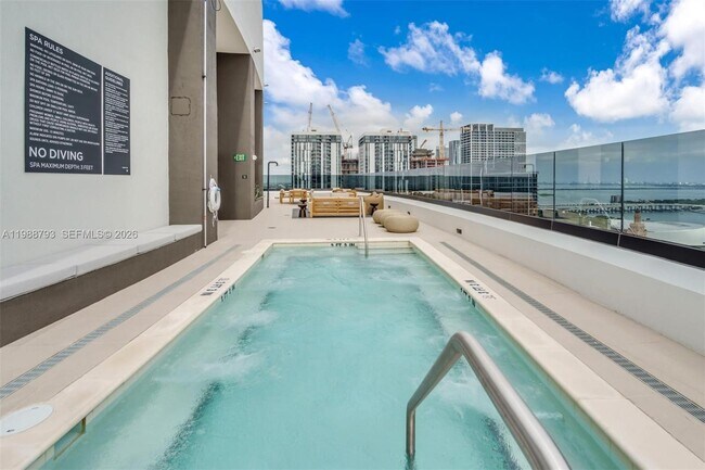 Building Photo - 225 N Miami Ave