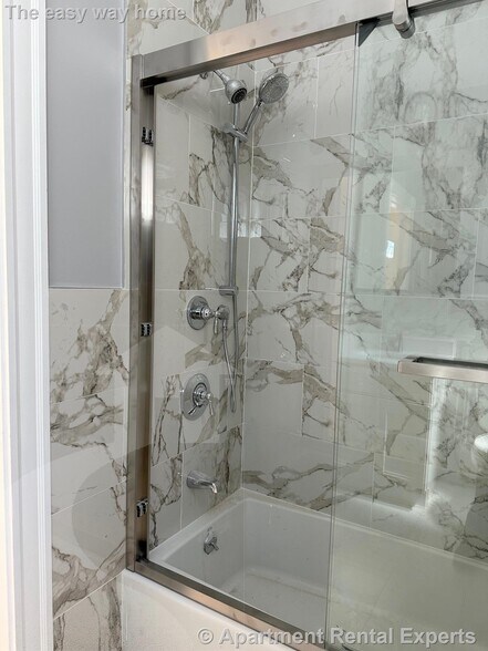 Building Photo - 32 Putnam Ave