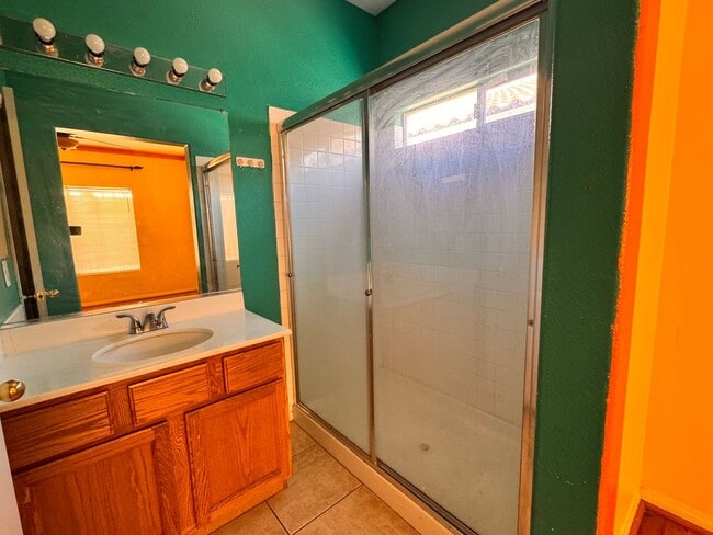 Building Photo - One Story Home For Rent