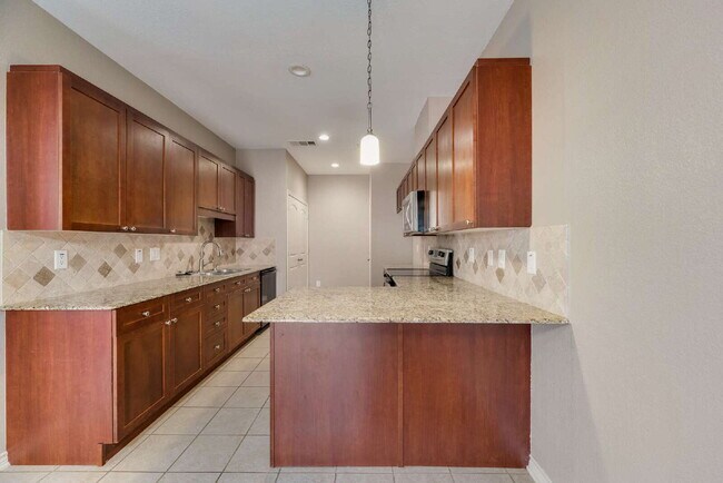 Building Photo - Dog friendly 3-2.5-2 Townhome in the heart of Plano!