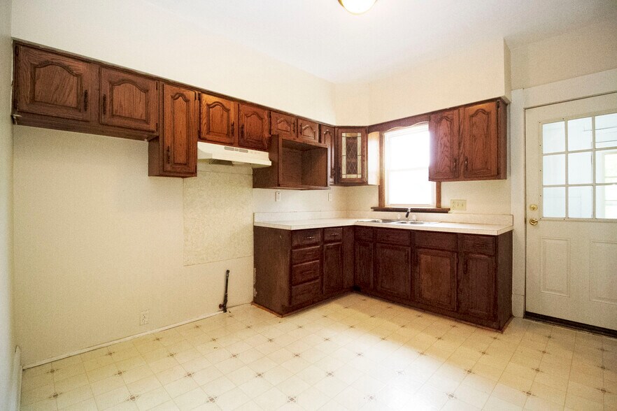 Building Photo - 830 Homer Ave