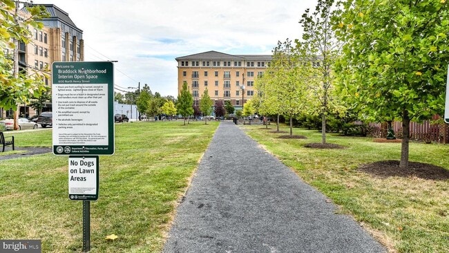 Building Photo - 1808 W Abingdon Dr