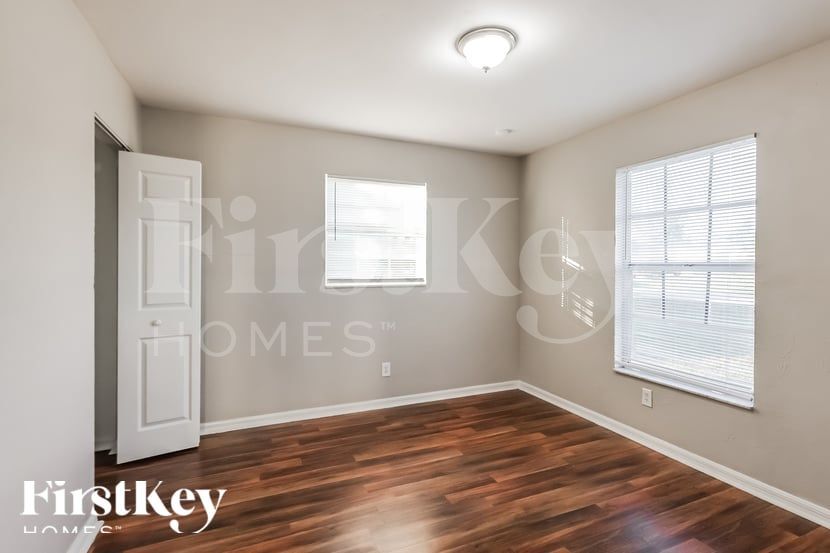 Building Photo - 18525 Sebring Rd