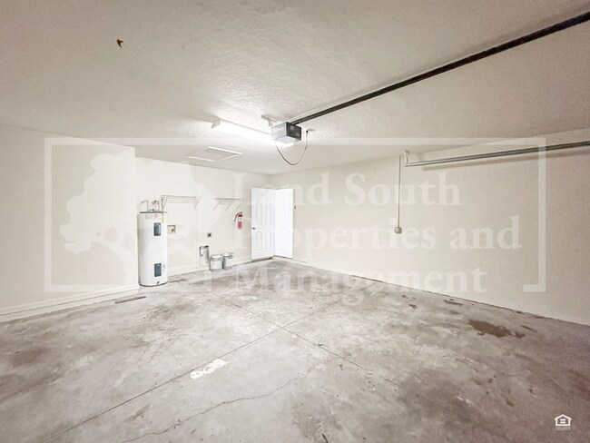Building Photo - 7823 Sugar Pine Blvd