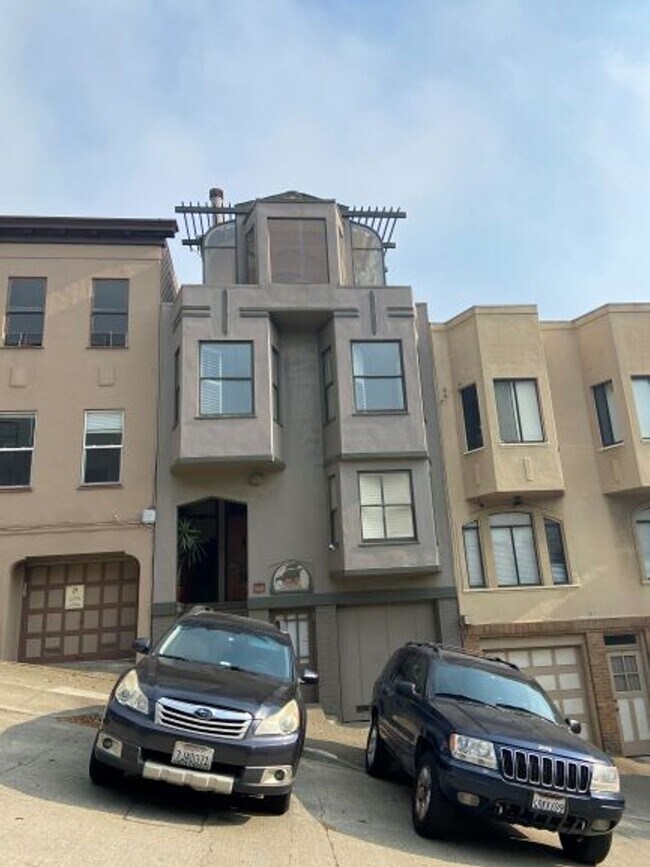 Building Photo - 427-427a Filbert St