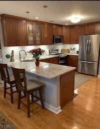 Building Photo - 167 Riveredge Dr