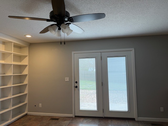 Building Photo - 500 Wren Dr