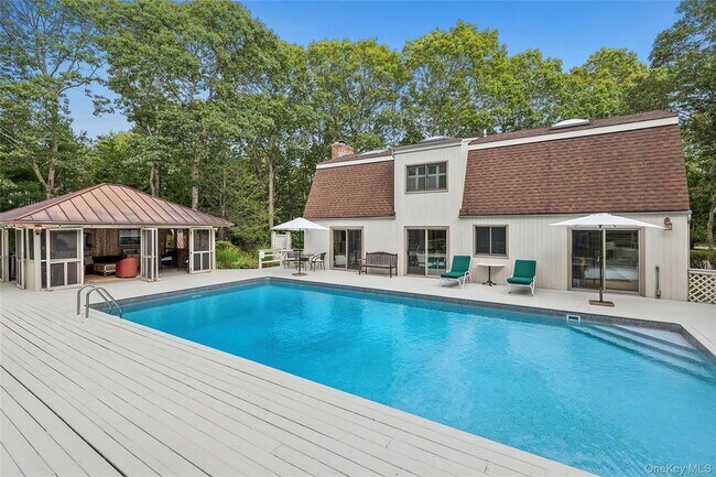 Building Photo - 11 Sandown Ct