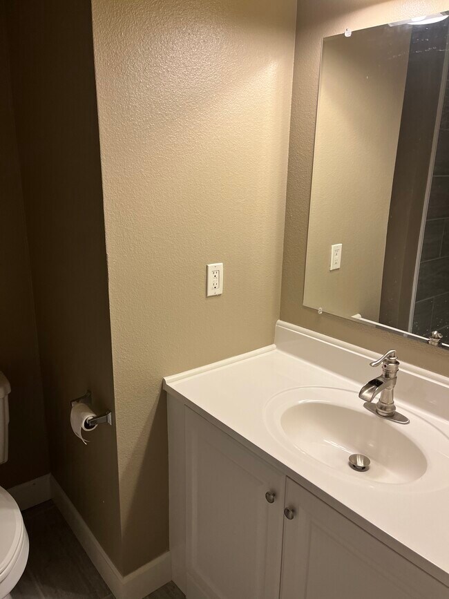 Building Photo - 13353 Driftwood Village