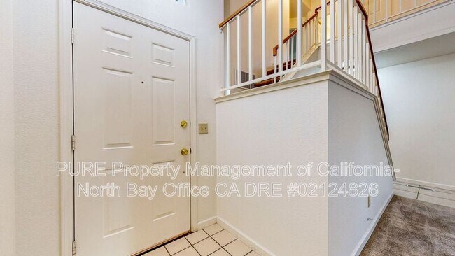 Building Photo - 2070 Pinercrest Dr
