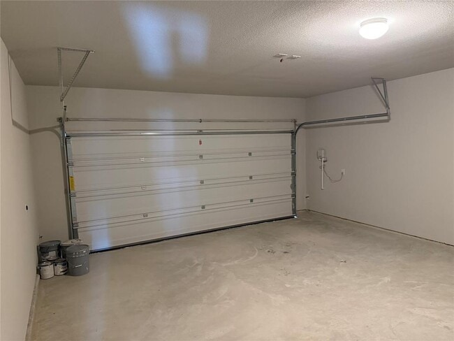 Building Photo - 117 Rocky View Ln