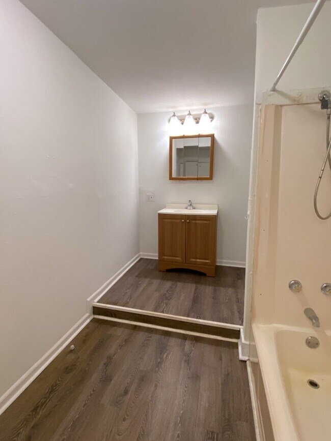 Building Photo - 5523 Avenue O 1/2