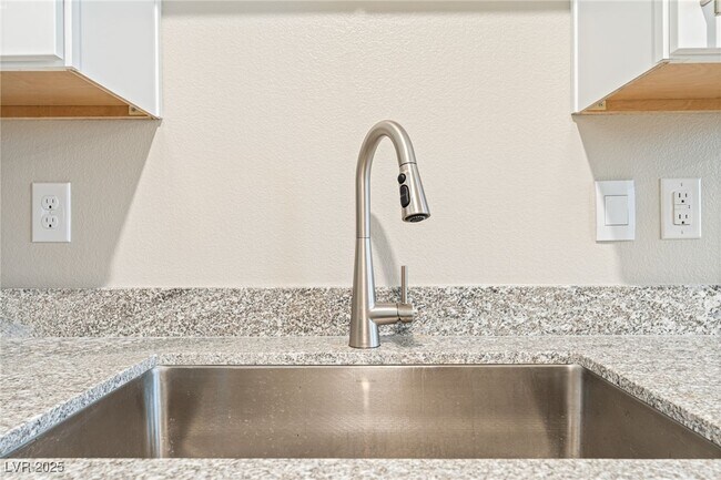 Building Photo - 457 Spring Dove Ave