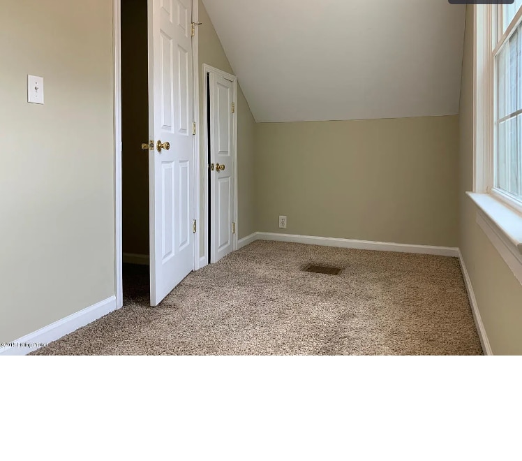 Building Photo - 3006 Bobolink Rd