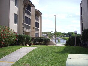 Building Photo - 618 Orange Dr