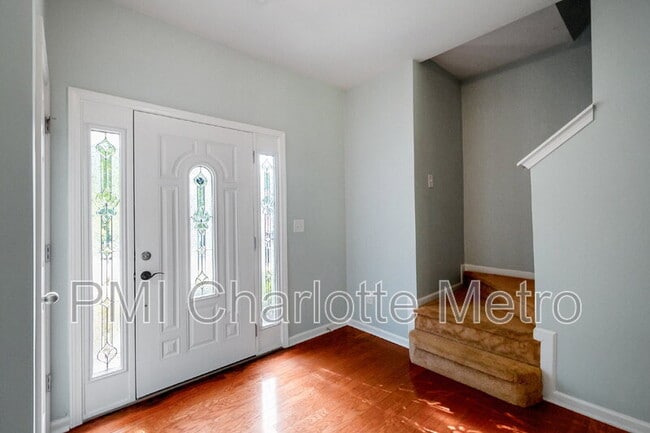 Building Photo - 2017 White Cedar Ln