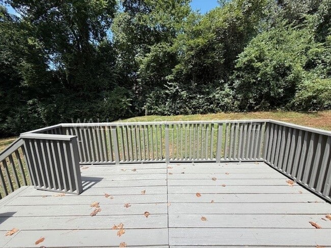 Building Photo - UPDATED 4 BEDROOM IN CRESTWOOD HILLS IN W. KNOXVILLE