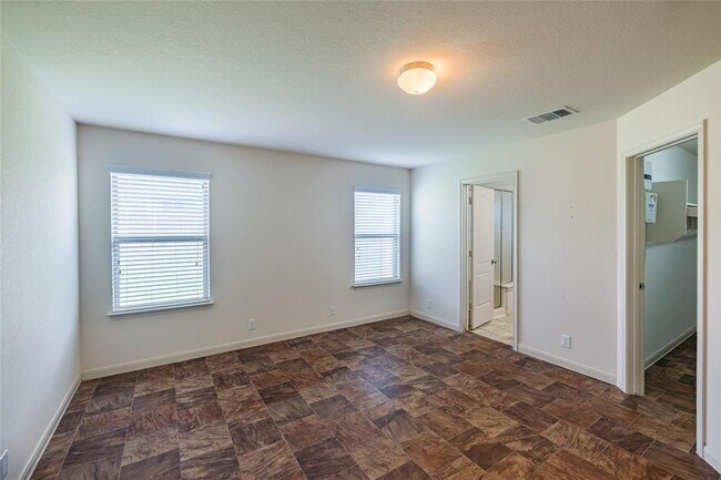 Building Photo - 1118 Plateau Trail