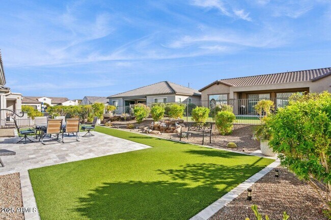 Building Photo - 26019 W Ponderosa Ln