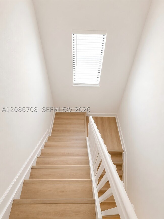 Building Photo - 3448 W 110th St