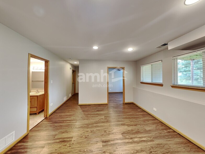 Building Photo - 25741 S Red Stable Ln