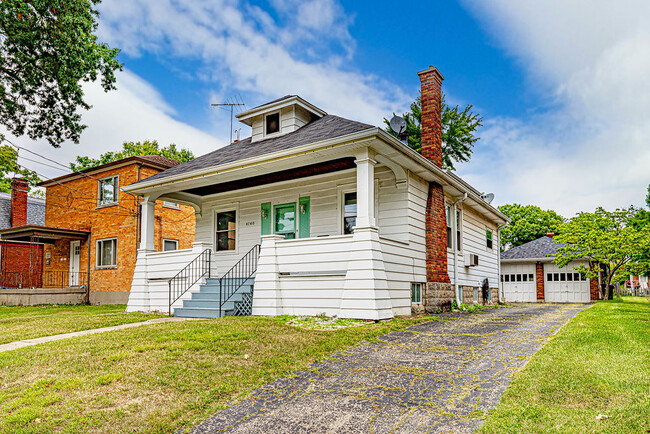 Building Photo - 4148 South Ave