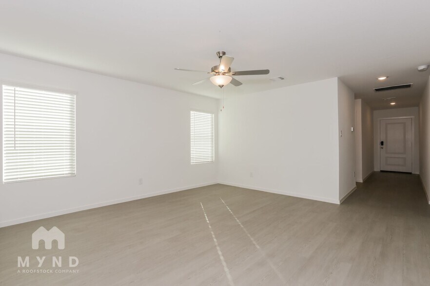 Building Photo - 2761 Mistwood Dr