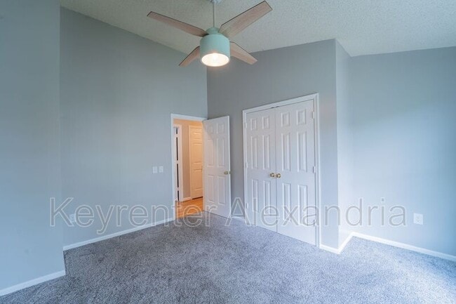 Building Photo - 13183 Oak Farm Dr