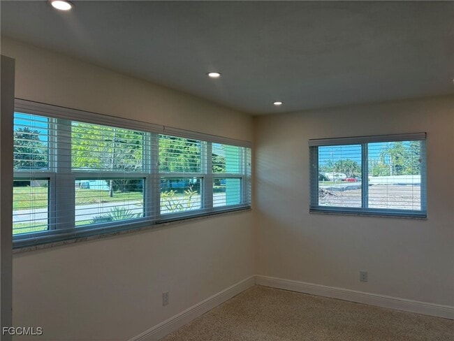 Building Photo - 5917 SW 1st Ct