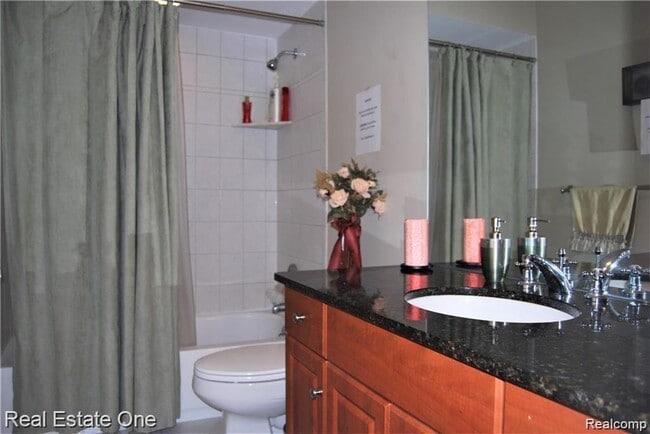 Building Photo - 1113 N Old Woodward Ave