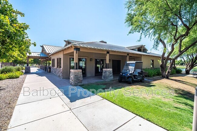 Building Photo - 4203 E Los Altos Rd
