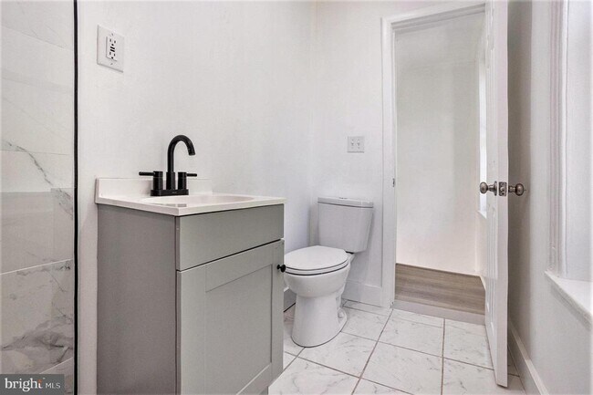 Building Photo - 129 E Phil Ellena St