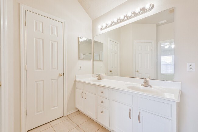 Building Photo - 12039 Lucky Meadow Dr