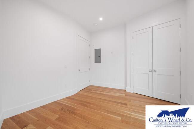 Building Photo - 218 Old Colony Ave