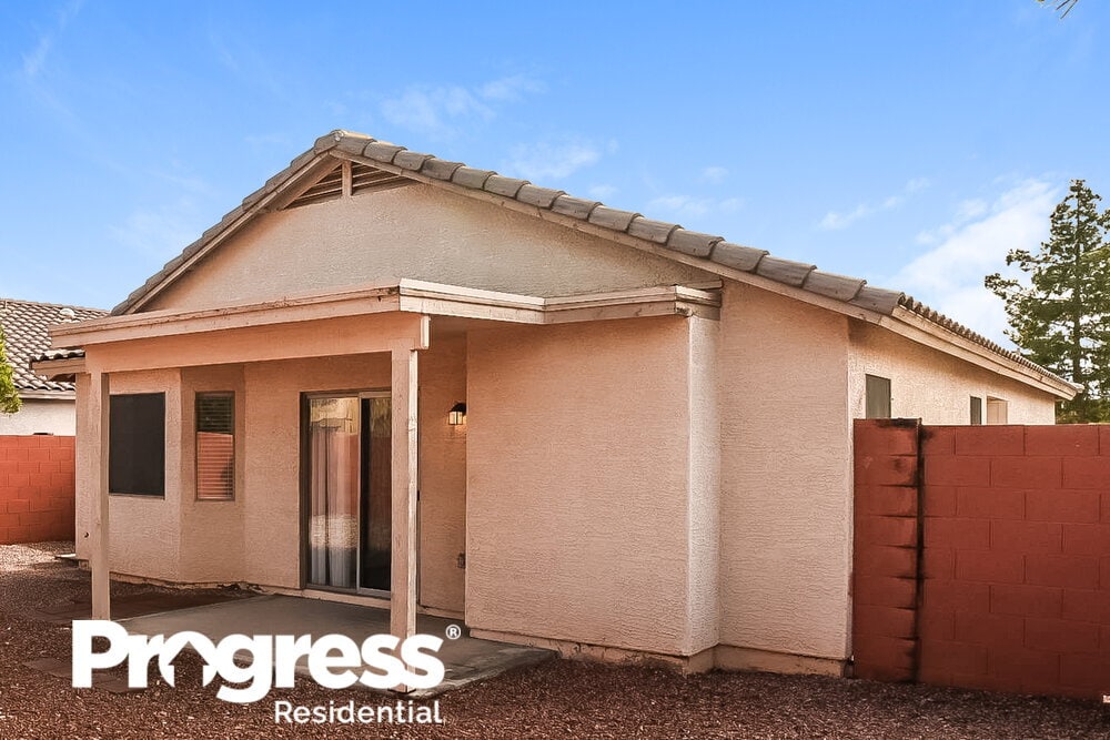 Building Photo - 13766 W Elm St