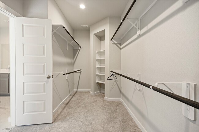 Building Photo - 27118 Peaceful Cv Dr