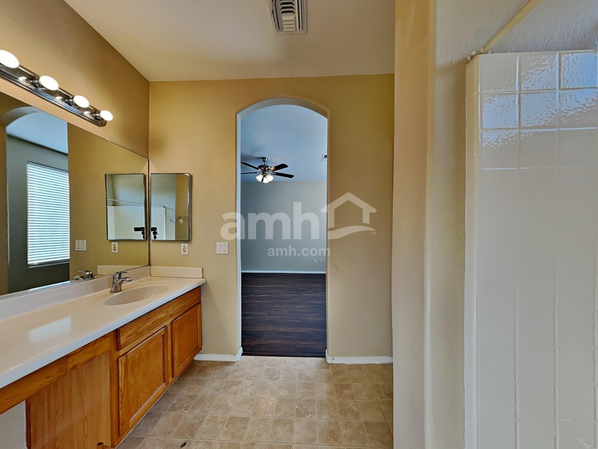 Building Photo - 7571 W State Ave