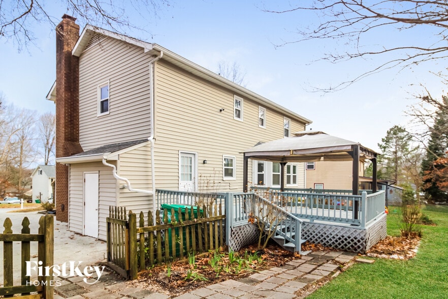 Building Photo - 3005 Manchester Dr