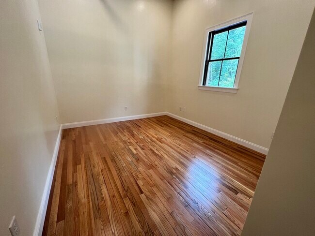 Building Photo - 352 Manchaug Rd