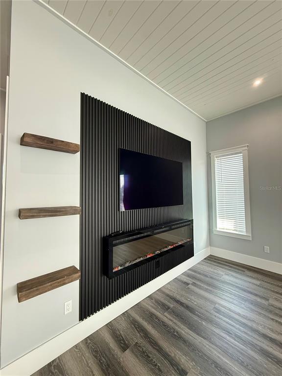 Building Photo - 304 N 7th St