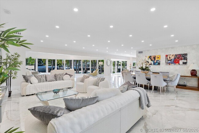 Building Photo - 207 Royal Palm Dr