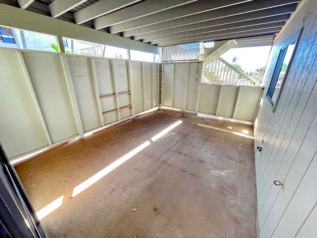 Building Photo - South Kihei 2 Bedroom / 1 Bathroom Unfurnished downstairs unit  - Peekaboo Ocean View