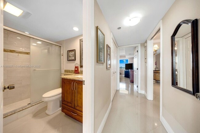 Building Photo - 3095 N Course Dr