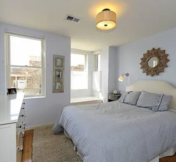 Building Photo - 1012 7th St SE