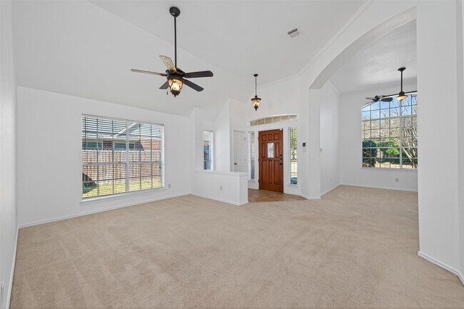 Building Photo - 15619 Winding Valley Dr