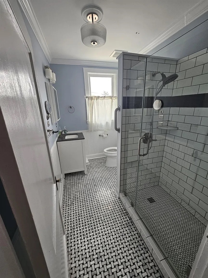 Building Photo - 1212 7th St
