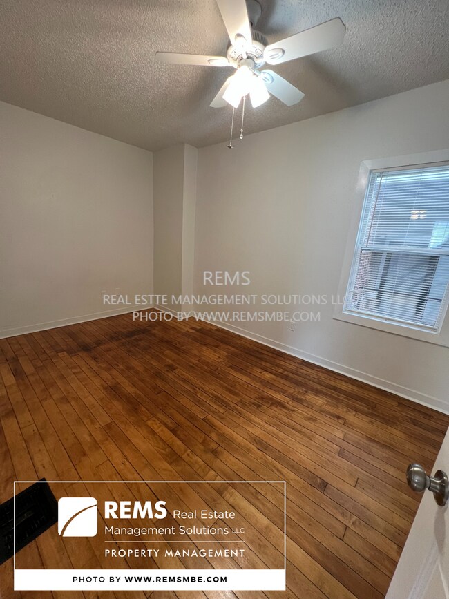 Building Photo - 813 Williamson St